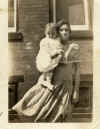 Lola&Virginia.jpg (117384 bytes)